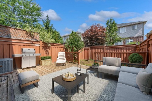 33 Browview Drive, Hamilton, ON - Outdoor With Deck Patio Veranda With Exterior