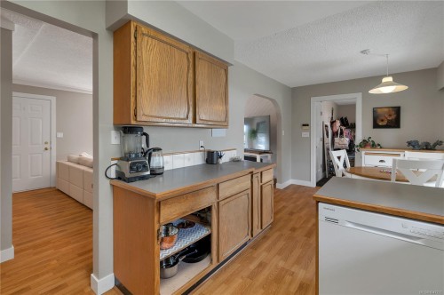 696 Shellbourne Blvd, Campbell River, BC 