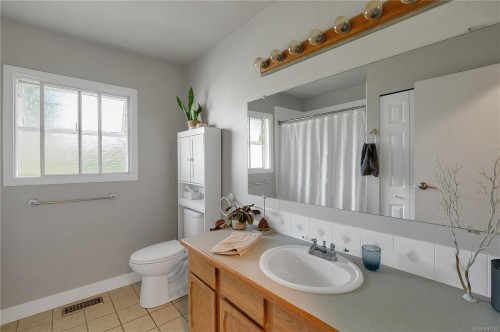 696 Shellbourne Blvd, Campbell River, BC 