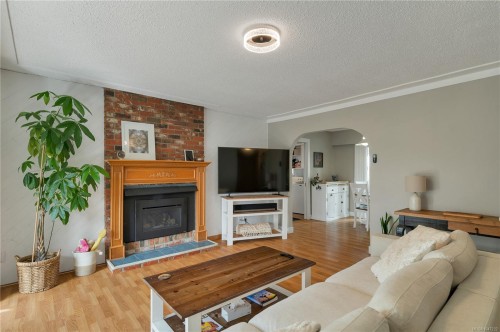 696 Shellbourne Blvd, Campbell River, BC 