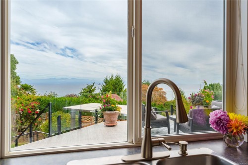 6002 Icarus Dr, Nanaimo, BC 