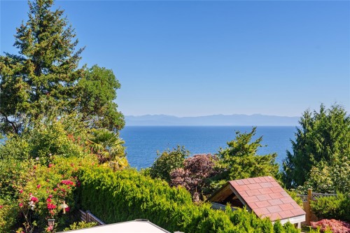 6002 Icarus Dr, Nanaimo, BC 