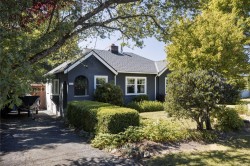 3110 Frechette St Saanich, BC V8P 4N5
