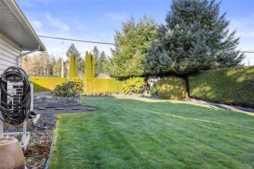 521 Birch Ave, Qualicum Beach, BC 