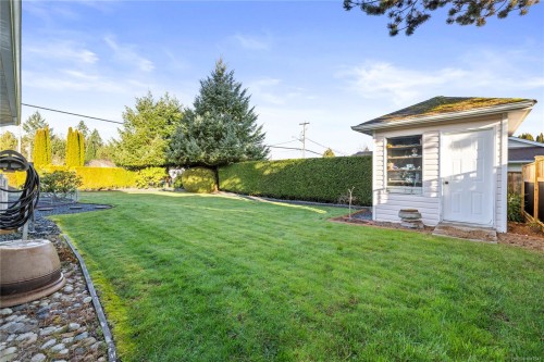 521 Birch Ave, Qualicum Beach, BC 