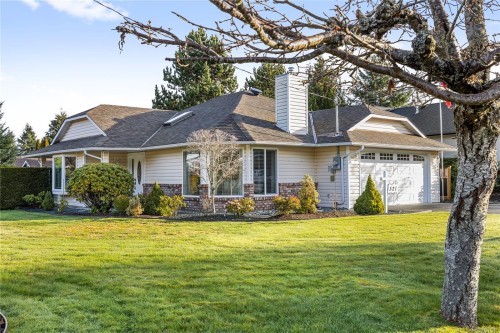 521 Birch Ave, Qualicum Beach, BC 