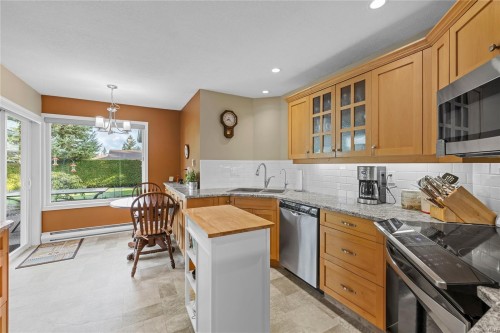521 Birch Ave, Qualicum Beach, BC 