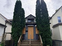 216 Rowand Street Thunder Bay, ON P7C 2P4