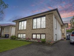 224 London Drive Thunder Bay, ON P7A 7Z6