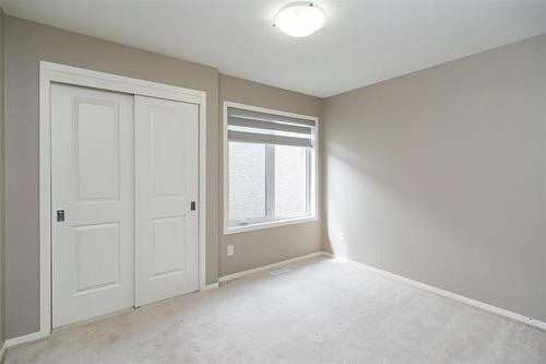 154 Philip Lee Dr, Winnipeg, MB - Indoor Photo Showing Other Room