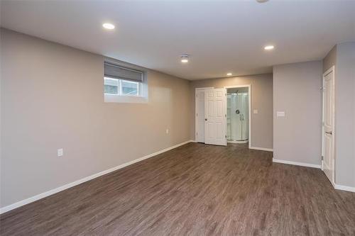154 Philip Lee Dr, Winnipeg, MB - Indoor