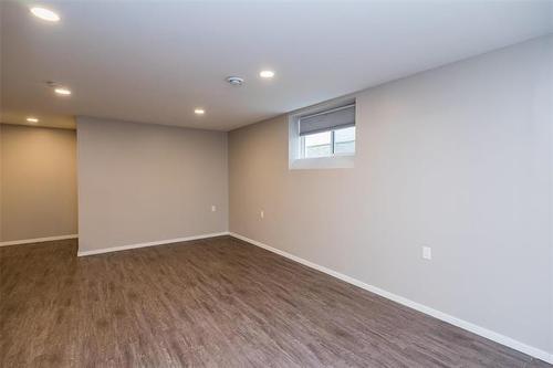 154 Philip Lee Dr, Winnipeg, MB - Indoor
