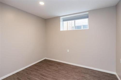 154 Philip Lee Dr, Winnipeg, MB - Indoor Photo Showing Other Room