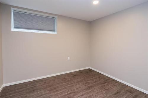 154 Philip Lee Dr, Winnipeg, MB - Indoor Photo Showing Other Room