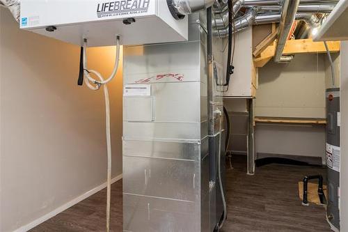 154 Philip Lee Dr, Winnipeg, MB - Indoor Photo Showing Basement