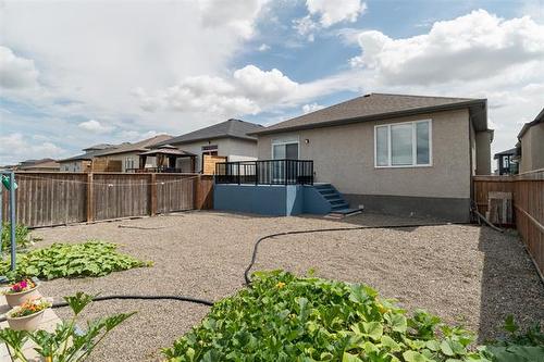 154 Philip Lee Dr, Winnipeg, MB - Outdoor