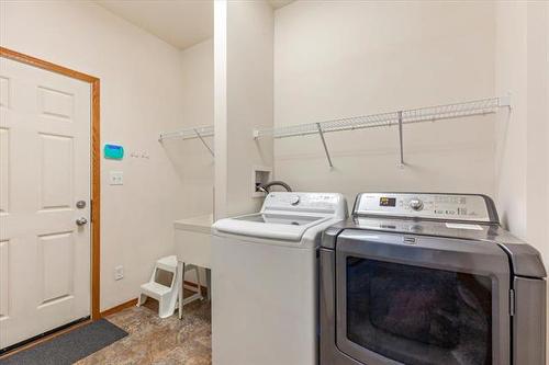 226 Mosselle Dr, Winnipeg, MB - Indoor Photo Showing Laundry Room