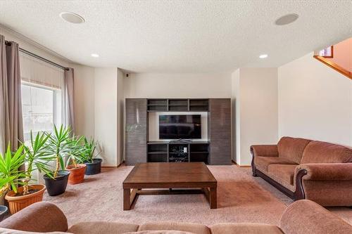 226 Mosselle Dr, Winnipeg, MB - Indoor Photo Showing Living Room