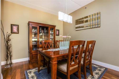 2204-84 Snow St, Winnipeg, MB - Indoor Photo Showing Dining Room