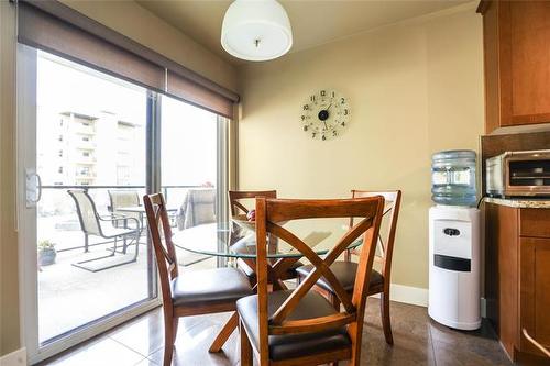 2204-84 Snow St, Winnipeg, MB - Indoor Photo Showing Dining Room