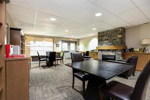2204-84 Snow St, Winnipeg, MB - Indoor With Fireplace