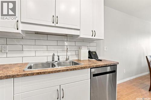 415 102 Kingsmere Place, Saskatoon, SK - Indoor Photo Showing Kitchen With Double Sink