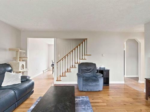 17 Osborne Drive, Eastern Passage, NS - Indoor Photo Showing Living Room