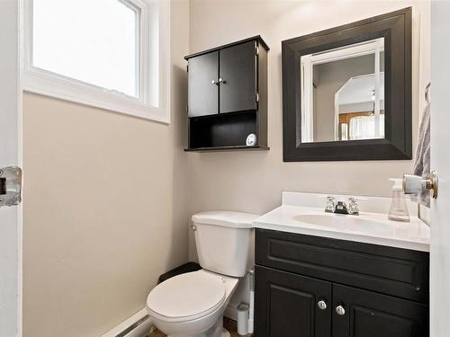 17 Osborne Drive, Eastern Passage, NS - Indoor Photo Showing Bathroom