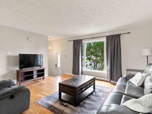 17 Osborne Drive, Eastern Passage, NS - Indoor Photo Showing Living Room
