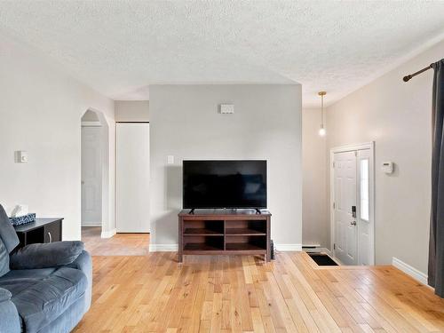 17 Osborne Drive, Eastern Passage, NS - Indoor Photo Showing Living Room
