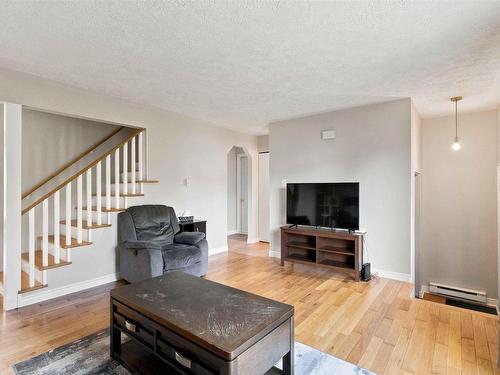 17 Osborne Drive, Eastern Passage, NS - Indoor Photo Showing Living Room