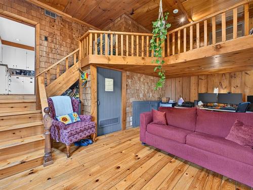 222 Victoria Street E, Amherst, NS - Indoor