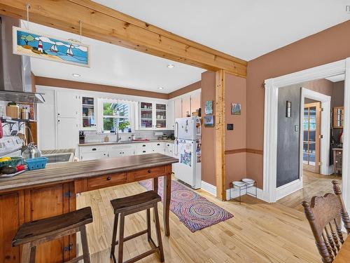 222 Victoria Street E, Amherst, NS - Indoor