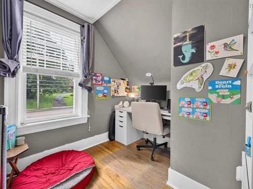 222 Victoria Street E, Amherst, NS - Indoor