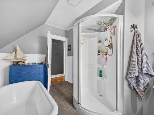 222 Victoria Street E, Amherst, NS - Indoor Photo Showing Bathroom