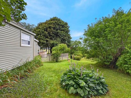 222 Victoria Street E, Amherst, NS - Outdoor