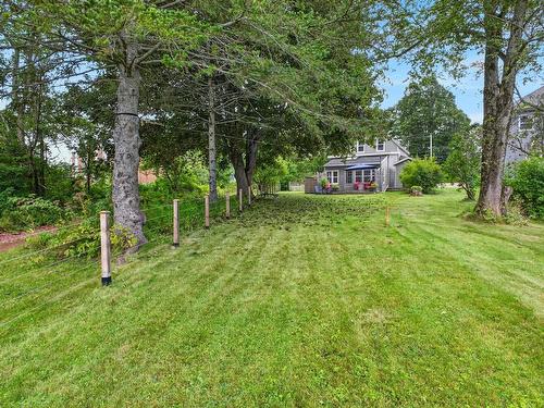 222 Victoria Street E, Amherst, NS - Outdoor