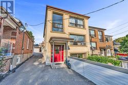 497 NAIRN AVENUE Toronto, ON M6E 4J2