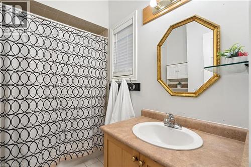 27 Spruce Boulevard, Acton, ON - Indoor Photo Showing Bathroom