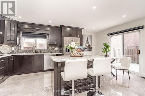 5 Octillo Boulevard, Brampton, ON - Indoor Photo Showing Kitchen With Upgraded Kitchen
