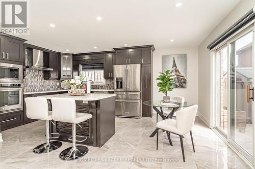 5 Octillo Boulevard, Brampton, ON - Indoor Photo Showing Kitchen With Upgraded Kitchen