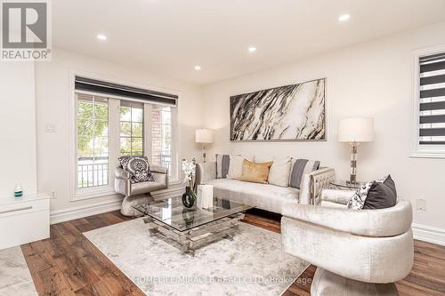 5 Octillo Boulevard, Brampton, ON - Indoor Photo Showing Living Room
