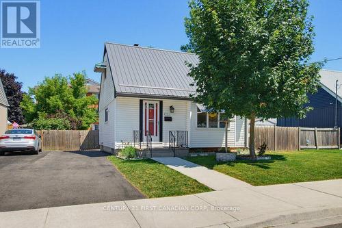 3 PARKSIDE DRIVE  St. Thomas, ON N5R 3T8