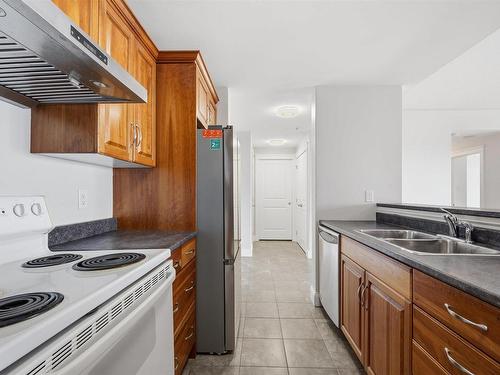 612 60 Walter Havill Drive, Halifax, NS - Indoor Photo Showing Kitchen With Double Sink