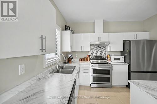 214 Springfield Crescent, Clearview (Stayner), ON - Indoor Photo Showing Kitchen With Double Sink