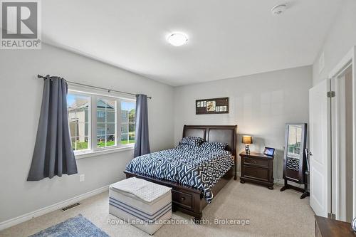 214 Springfield Crescent, Clearview (Stayner), ON - Indoor Photo Showing Bedroom