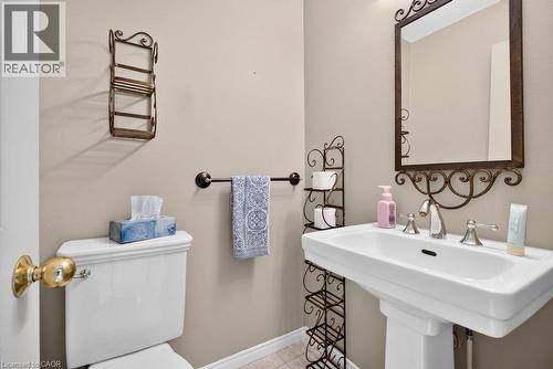 2136 Old Lakeshore Road Unit# 8, Burlington, ON - Indoor Photo Showing Bathroom
