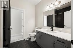 Jack and Jill ensuite connecting Bedrooms 3 and 4 - 