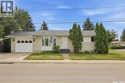 1535 Laura AVENUE  Saskatoon, SK S7N 2R8