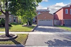 75 ROLLING ACRES DRIVE  Whitby (Rolling Acres), ON L1R 2B8
